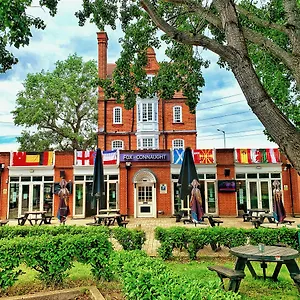 https://connaught-house-hotel-london-excel.brighton-hotels-england.com